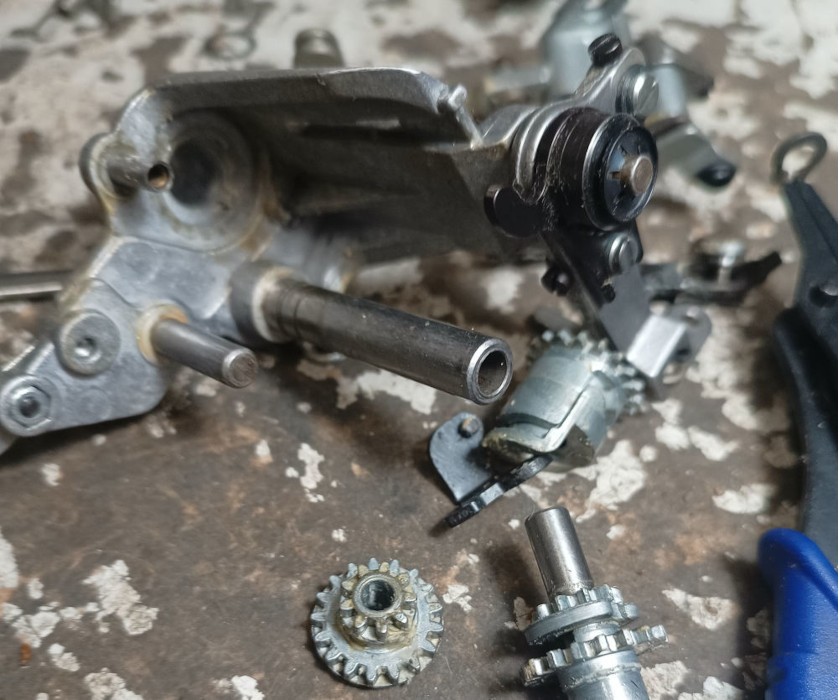 Pattern mechanism with gears removed.