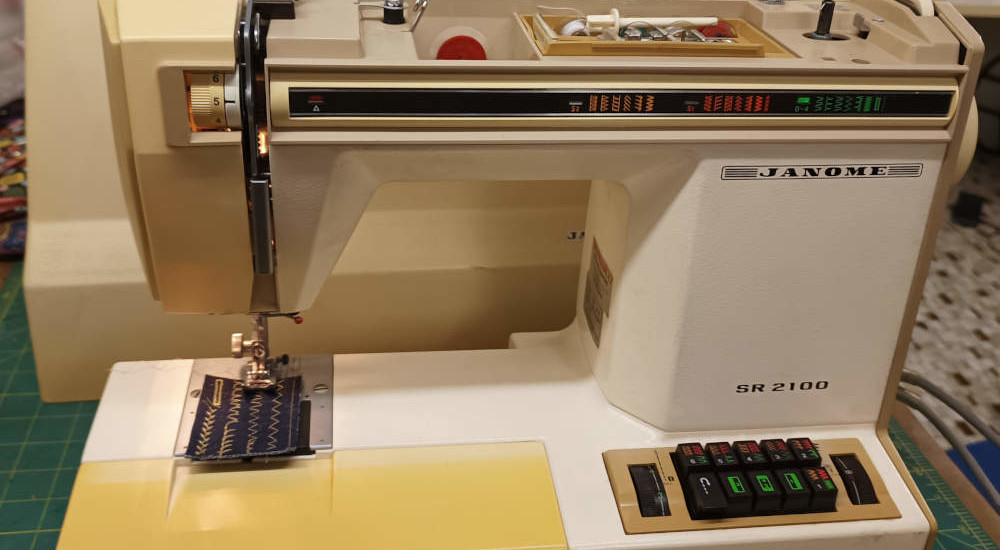 Janome SR2100